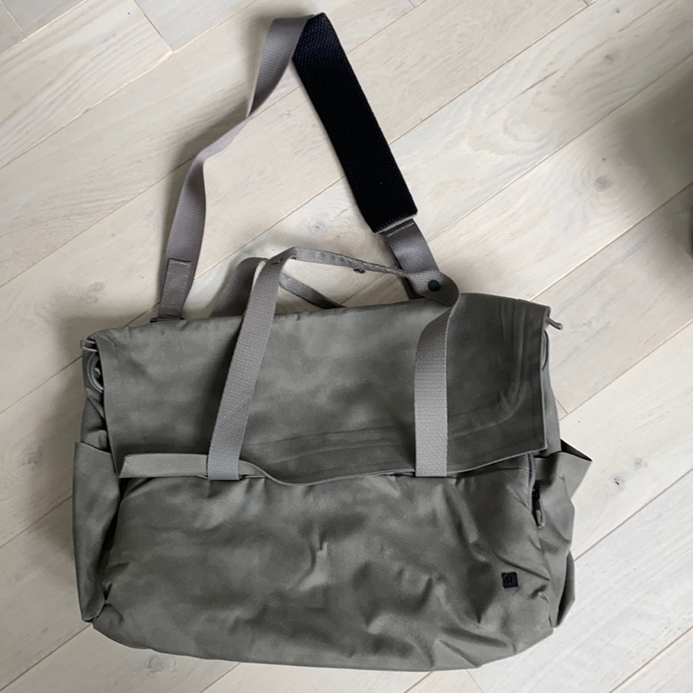 Lululemon bag